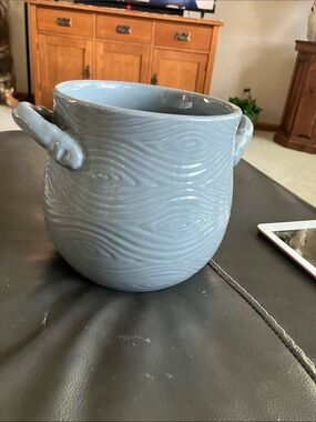 BEAUTIFUL Woodland  Super-Size Store & MoreGray Ceramic Handled Bowl 7”